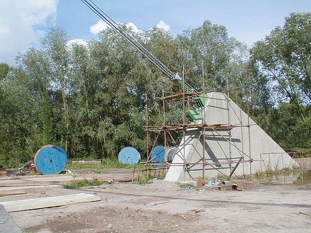 Stavba můstku přes Labe - červen 2000