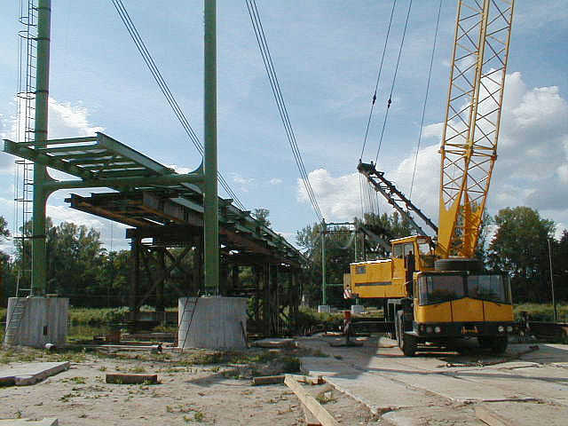 Stavba můstku přes Labe - červen 2000