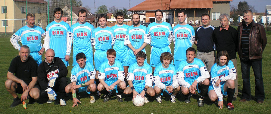Fotbalový tým dospělých v dubnu 2008